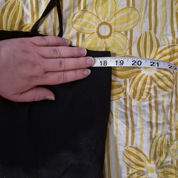 Elegant Black Spaghetti Strap Mini/Midi Dress - Picture 5 of 7